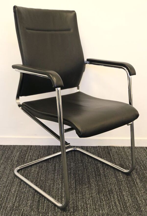 fauteuil Modèle Sito.Chrome, Garni De cuir noir Édition Wilkhan