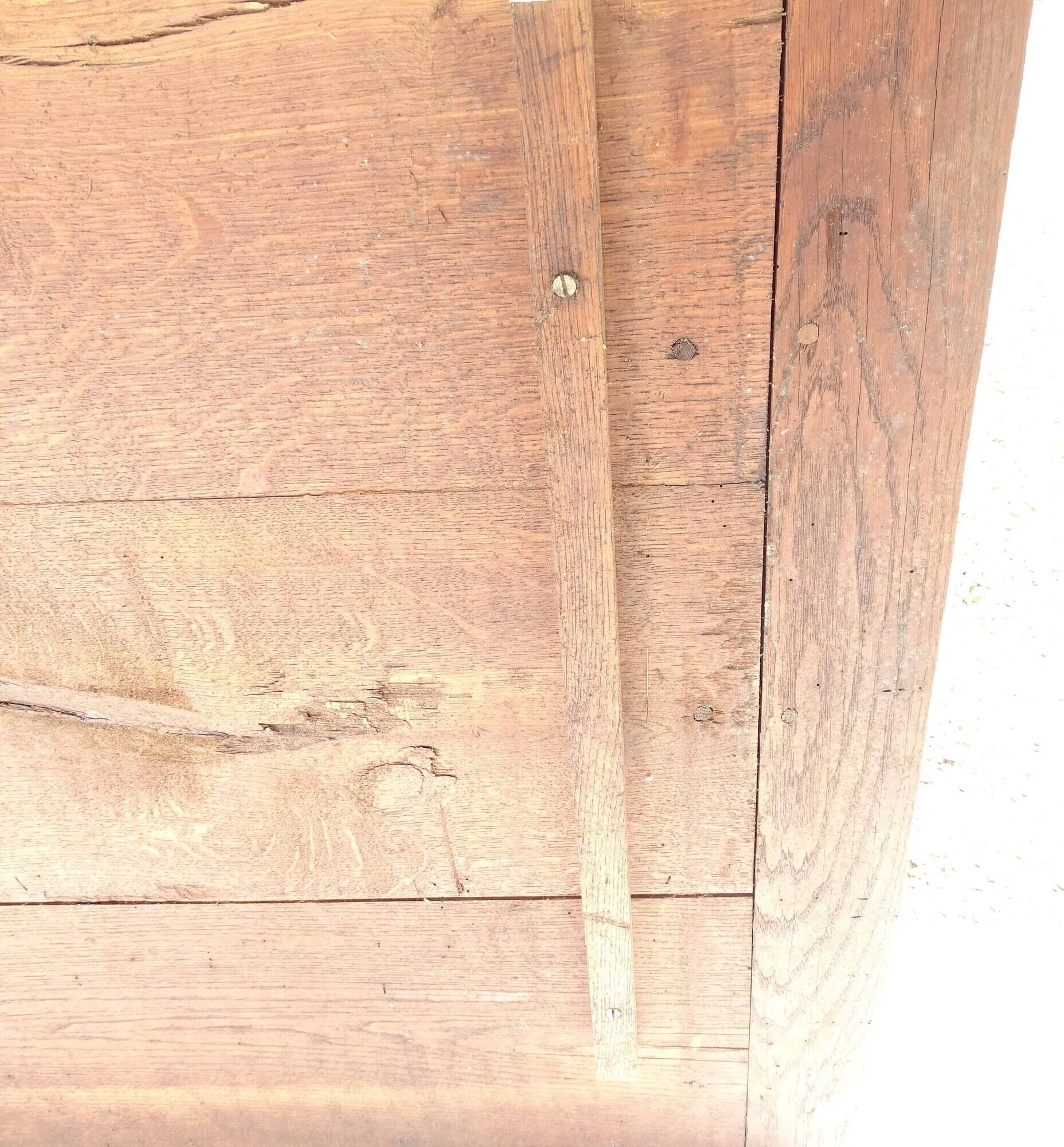 Grande table de ferme ancien en bois massif. 228 x 107.