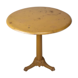 Garden pedestal table