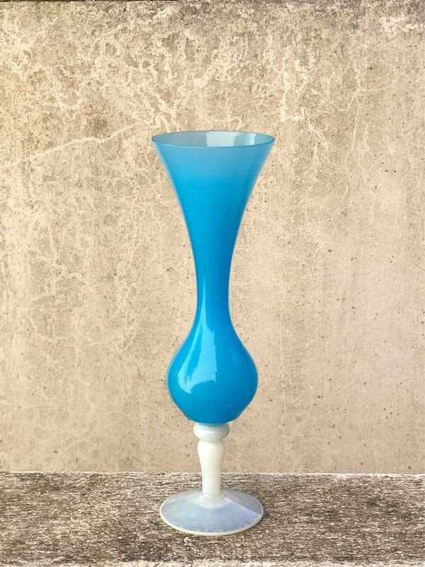 Vase en opaline bleu & blanc
