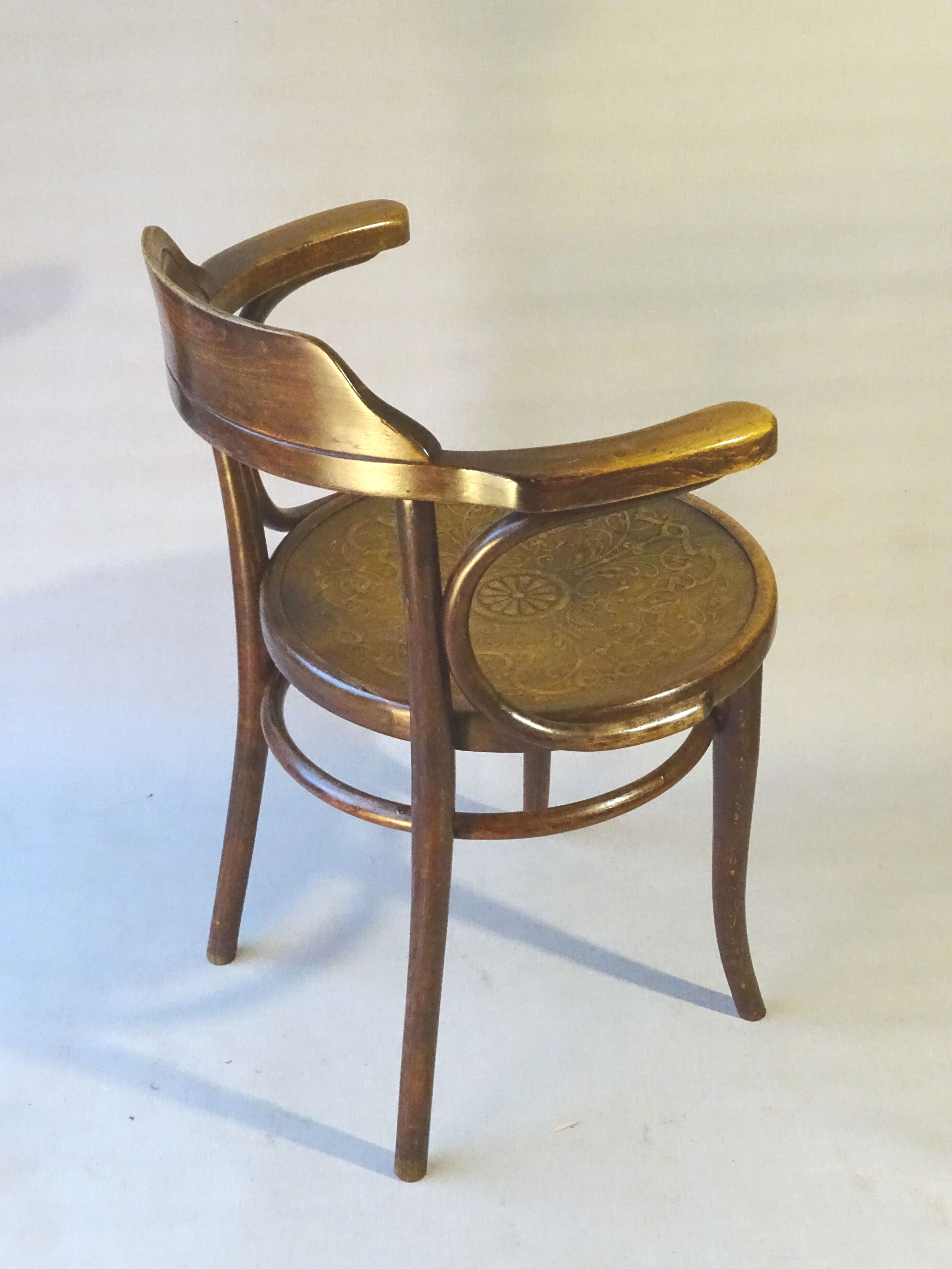 Thonet office armchair N°3 wooden seat, circa 1900