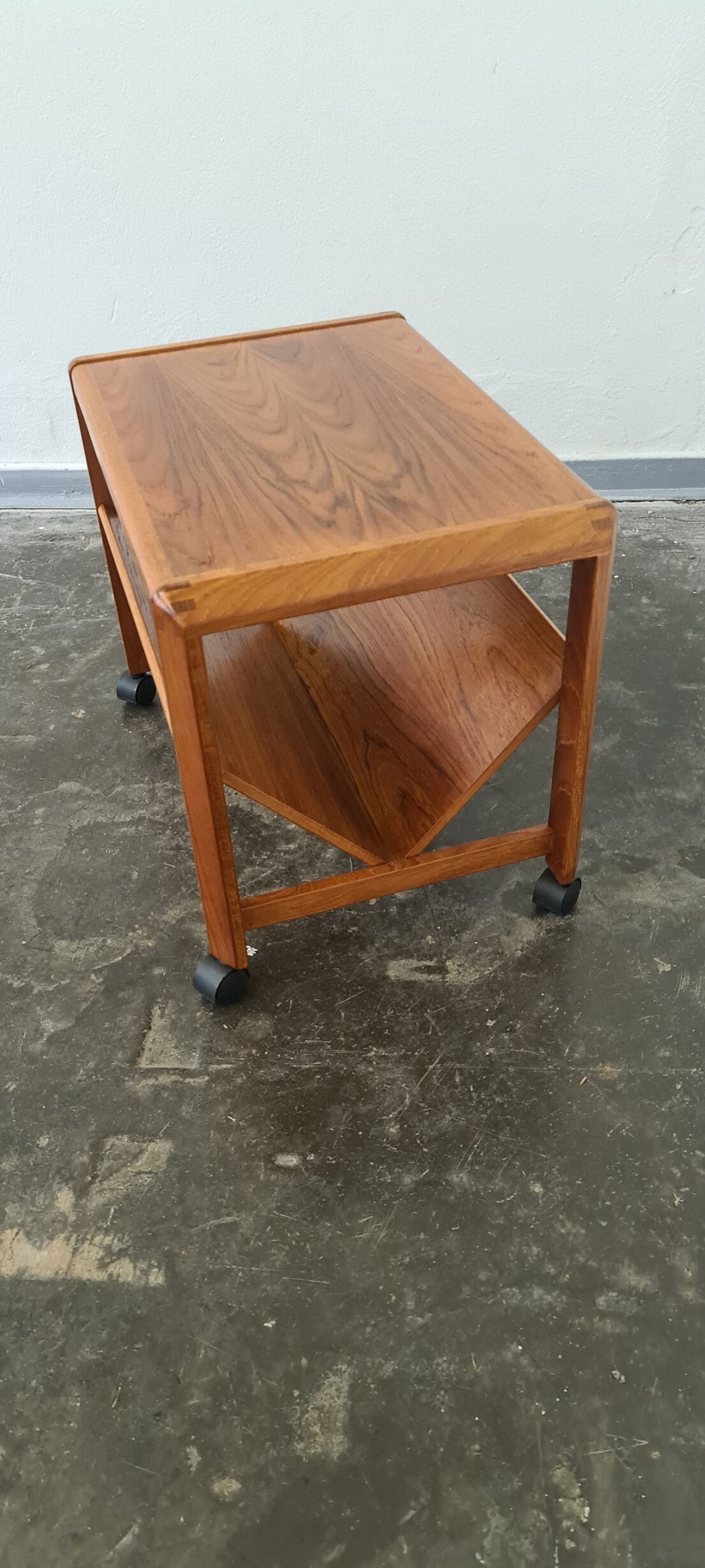 Vintage teak Danish design magazine trolley/side table  by Aksel Kjersgaard