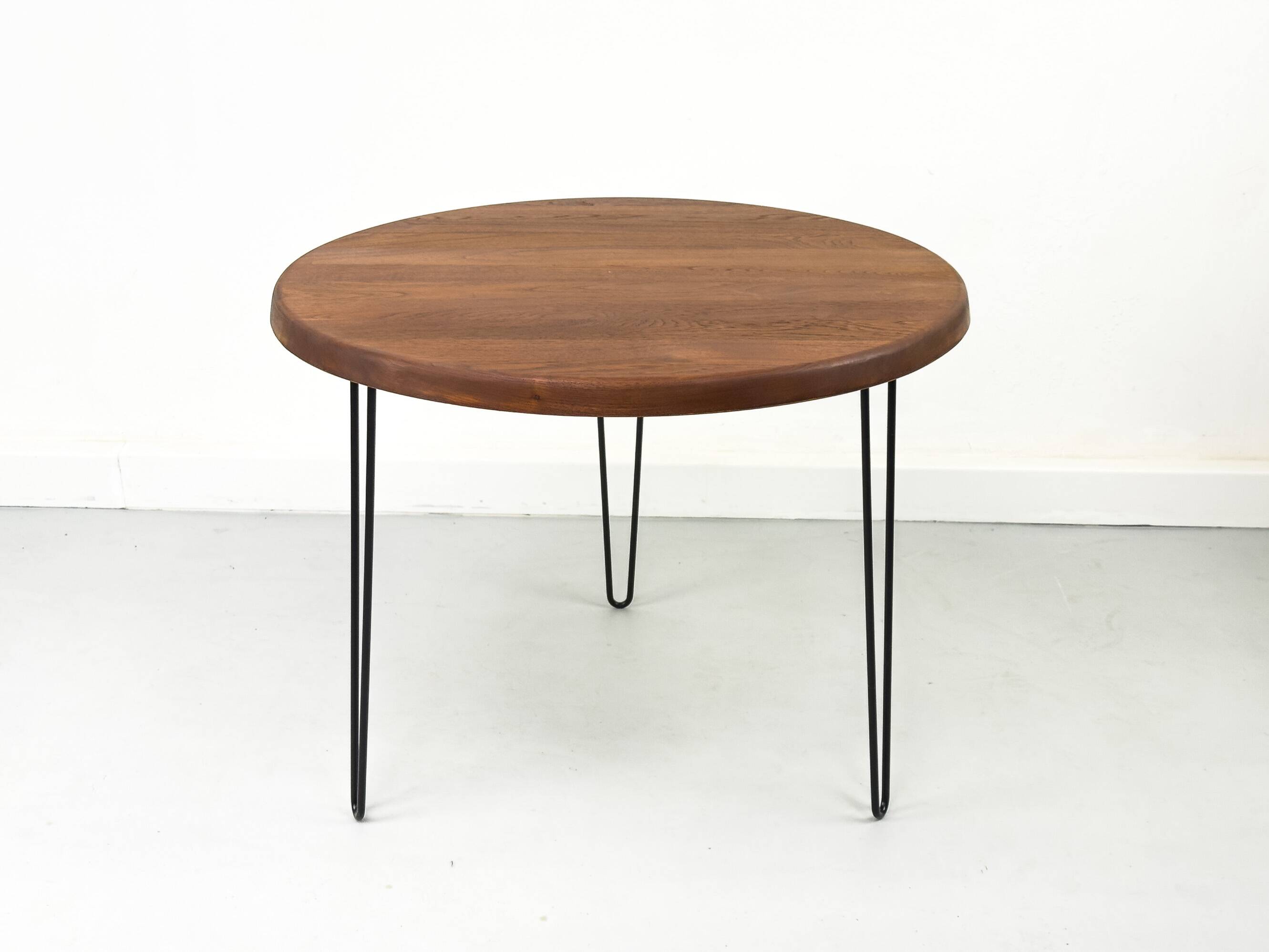 Table à manger ronde en teck avec pieds en acier, 1986