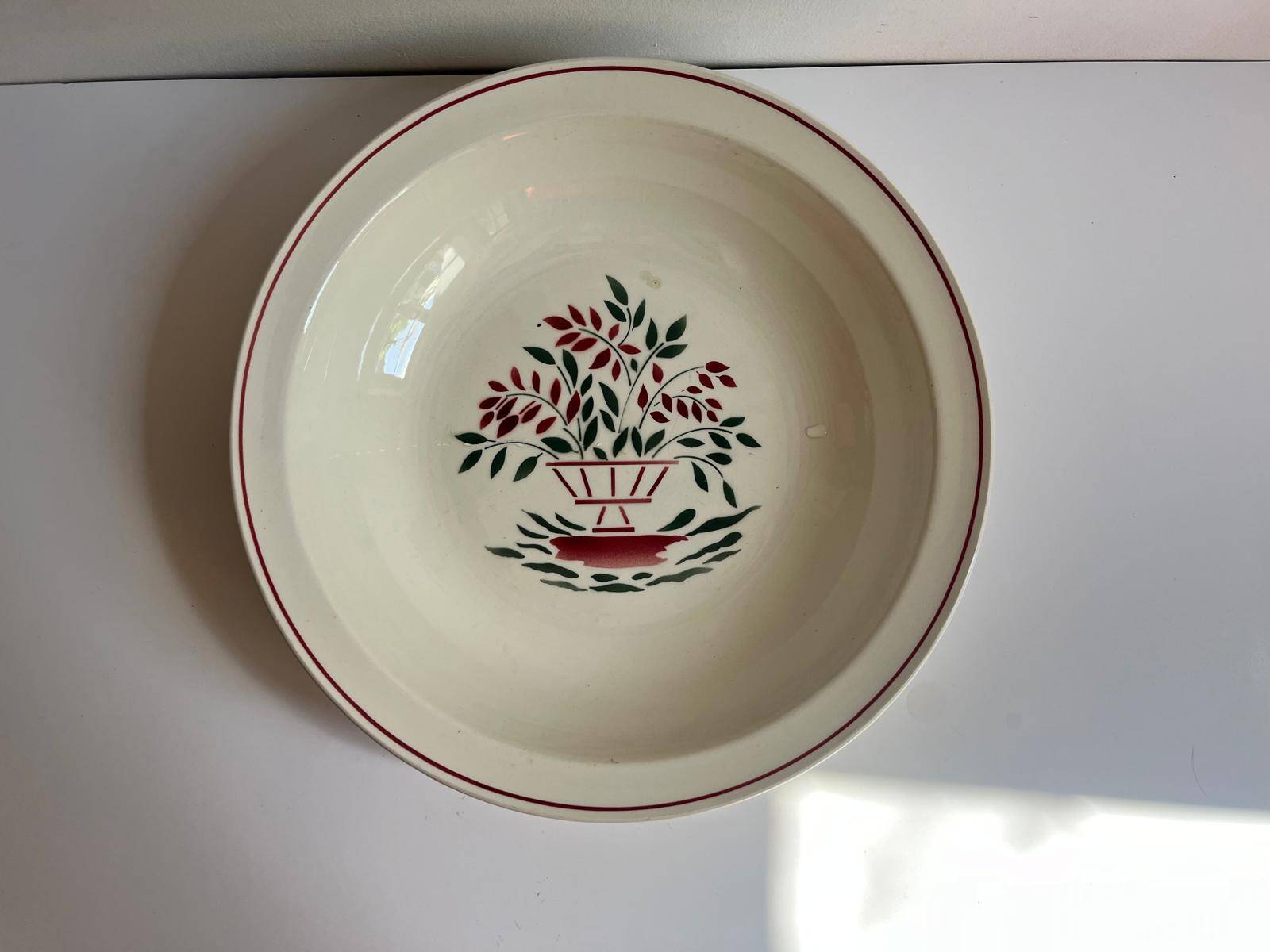Creil Montereau flat vegetable dish