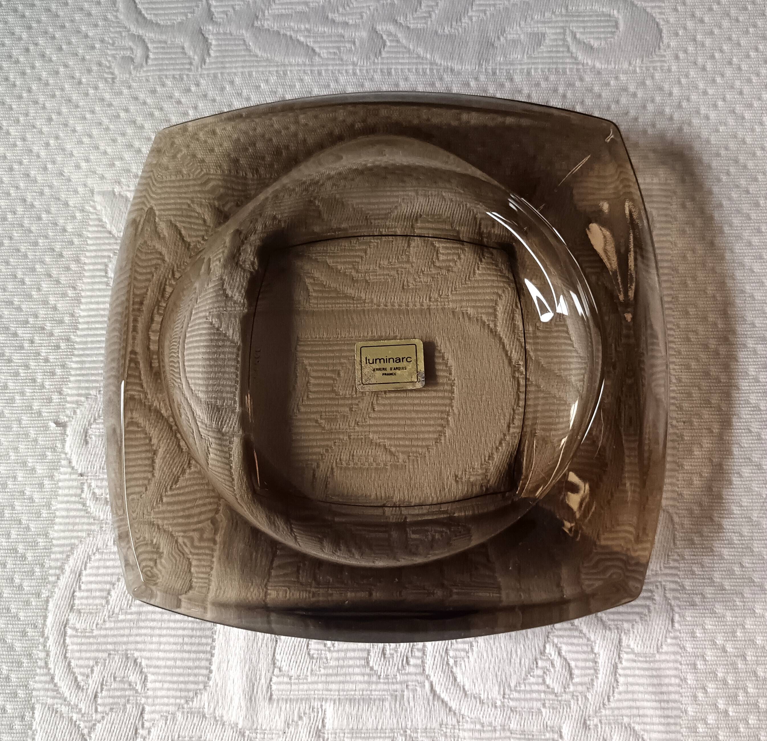Vintage Luminarc ashtray from the 60s/70s in smoked glass.