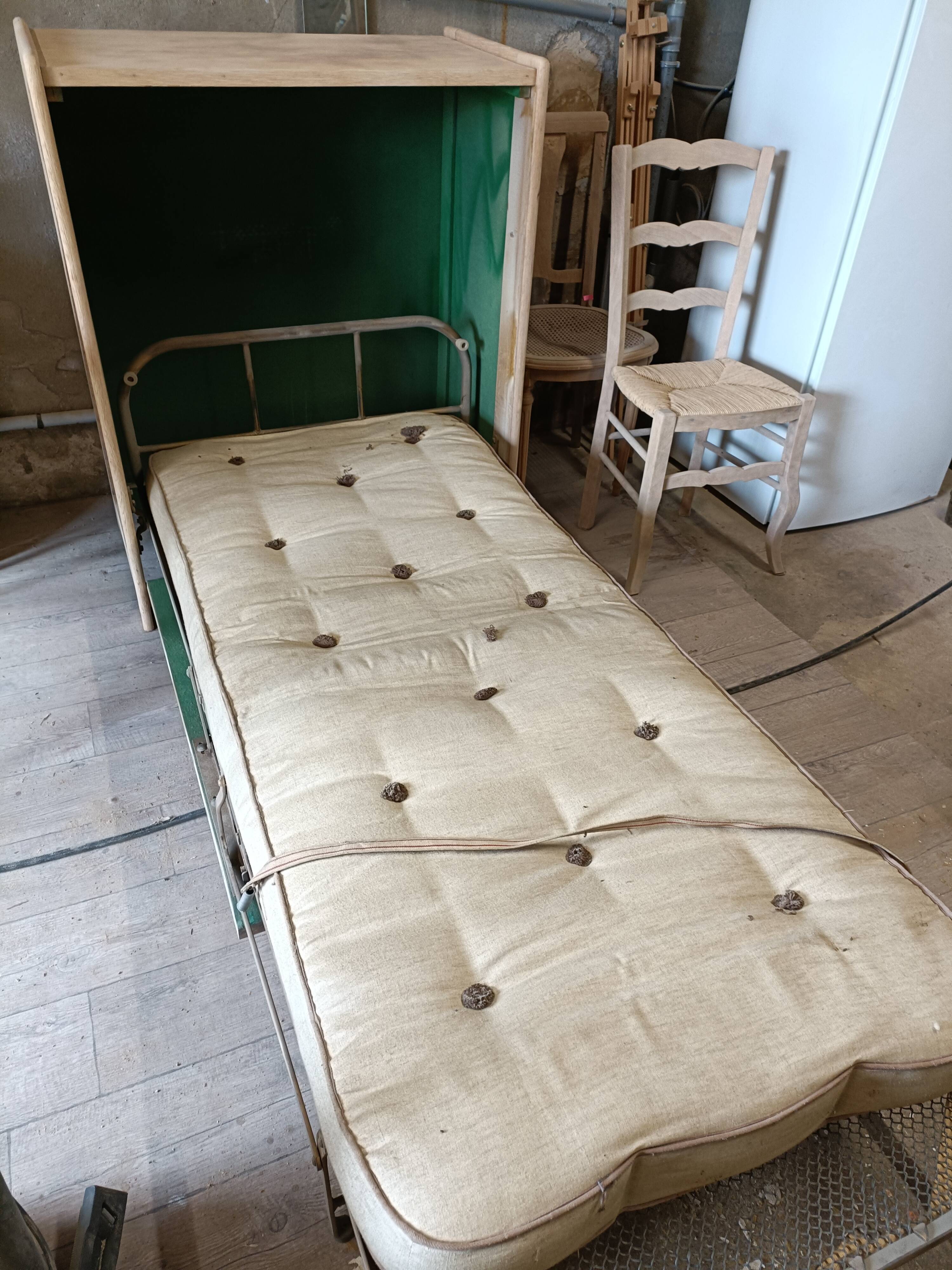 Renovated foldable bed
