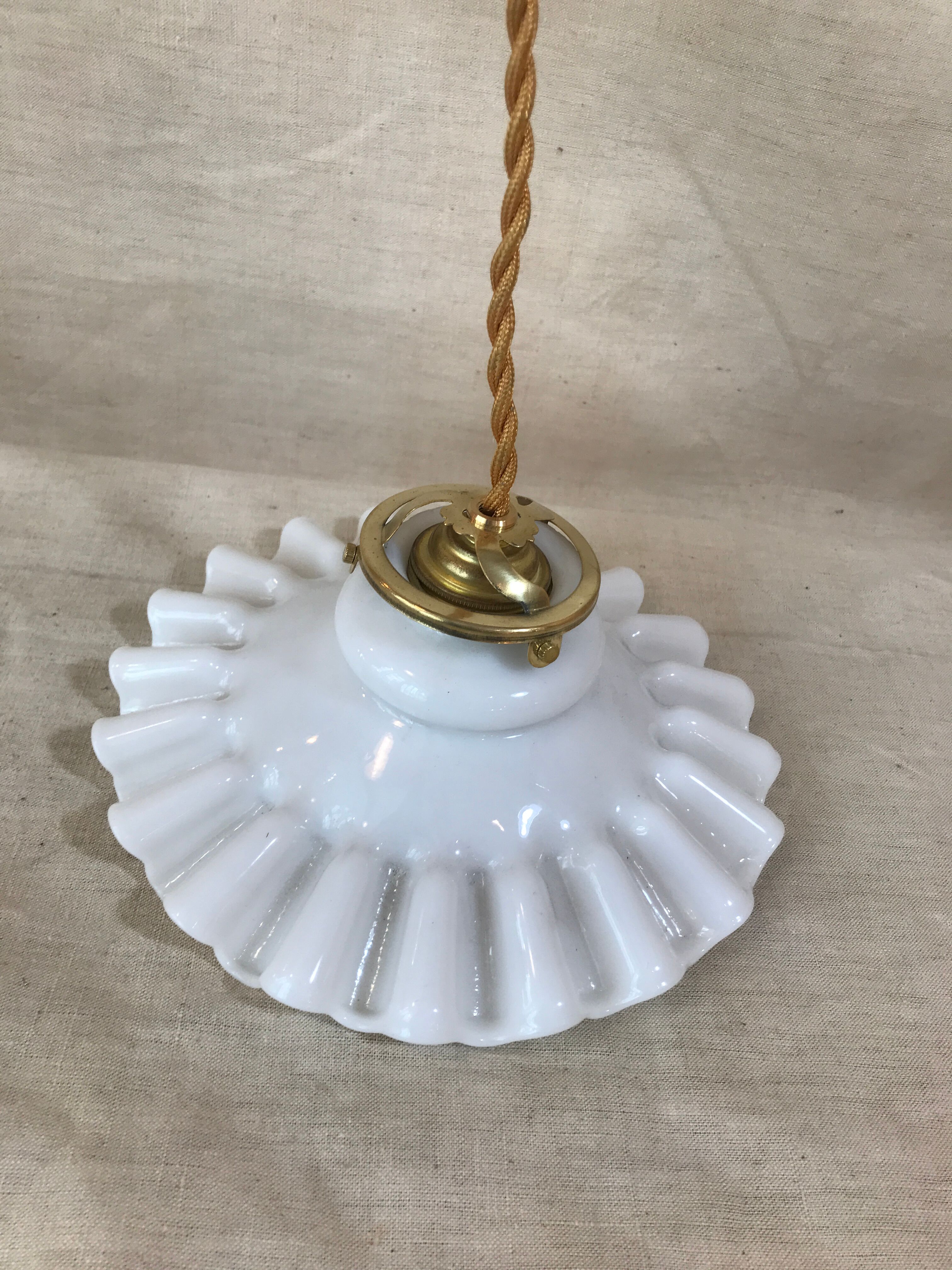 Suspension ancien opaline pâte de verre plissé blanche 1940 Vintage