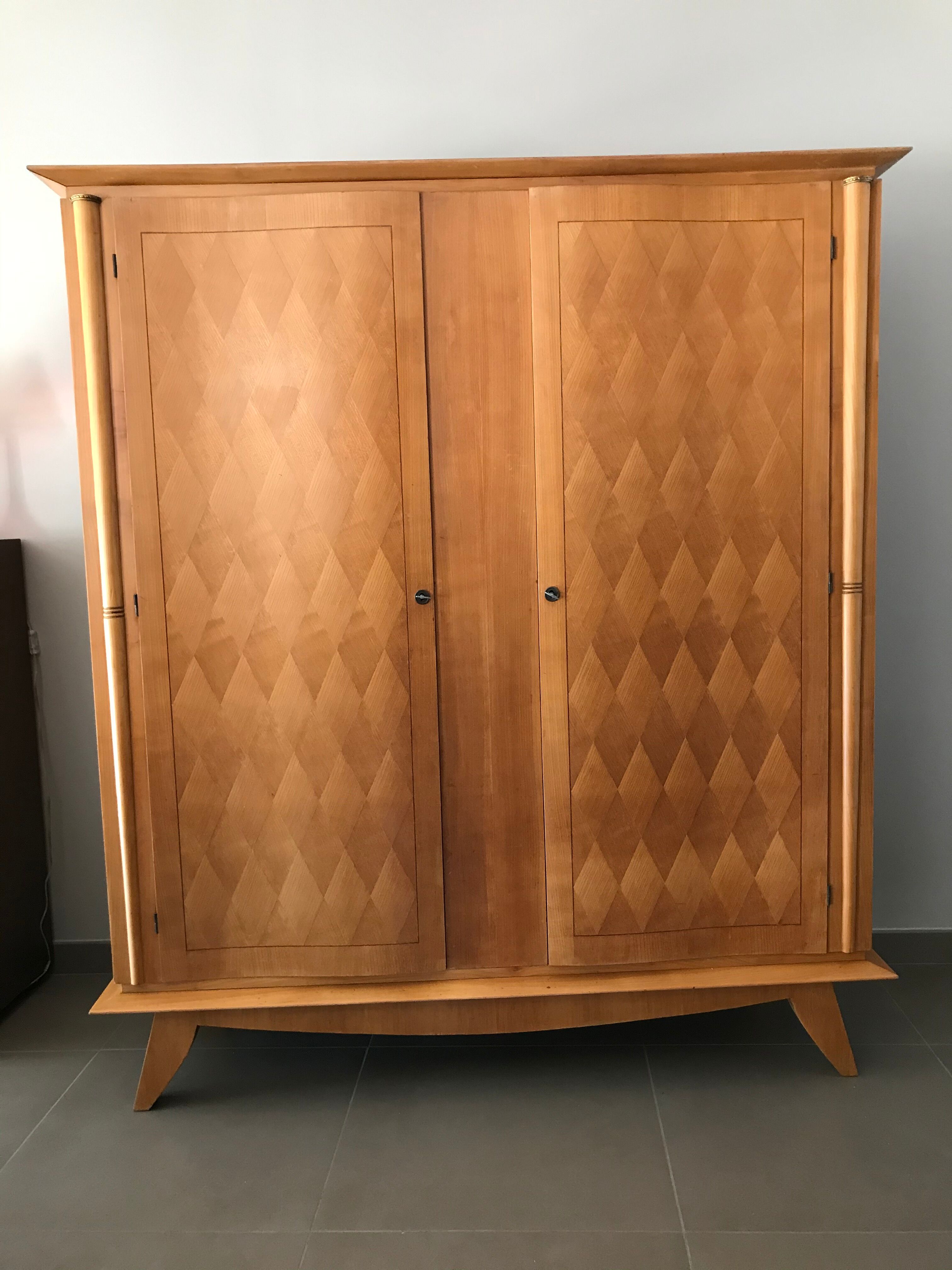 Inlaid cabinet