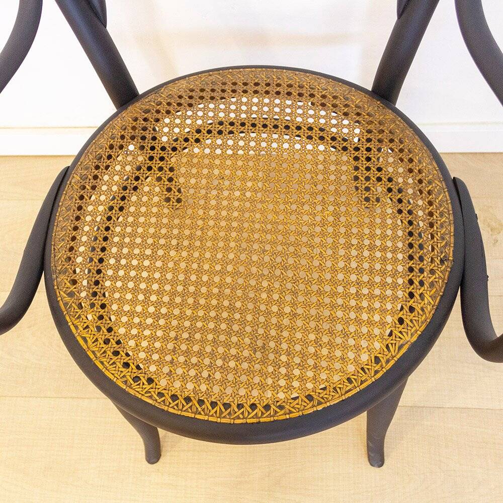Fauteuil en bois courbé avec assise grillagée