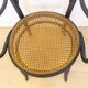 Fauteuil en bois courbé avec assise grillagée