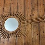 Miroir en rotin vintage en forme de guitare