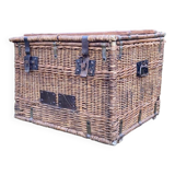 Wicker trunk