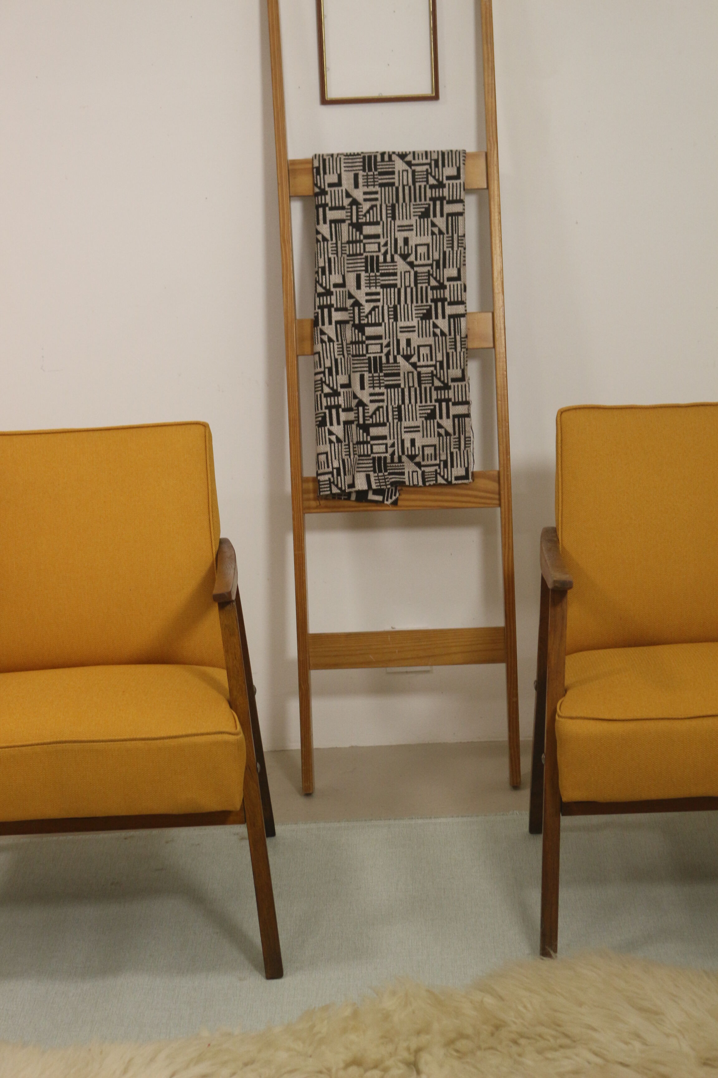 Pair of Scandinavian armchairs 1960 curved armrests. Ref Mimosa