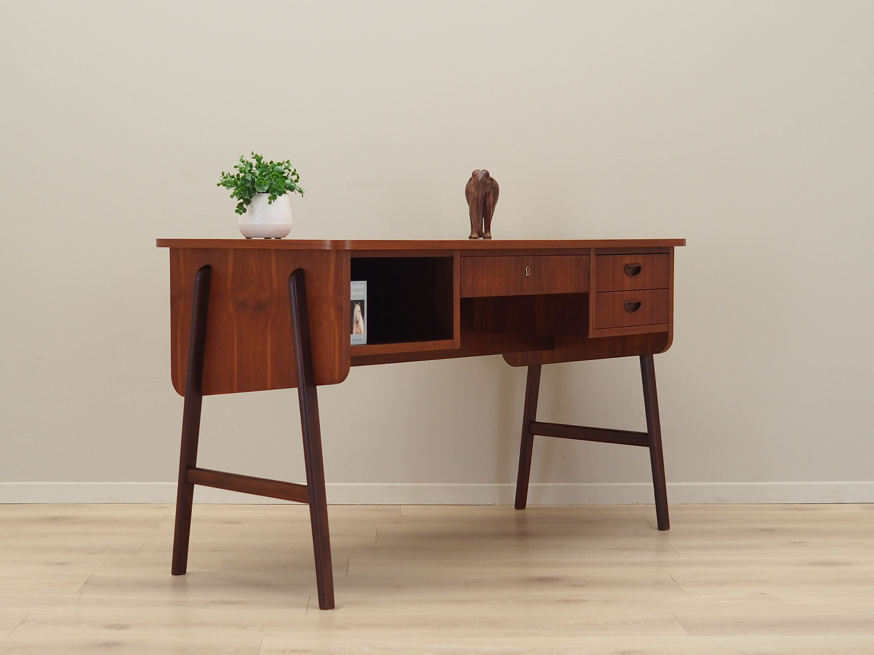 Teak desk, Danish design, 1970s, production: Denmark