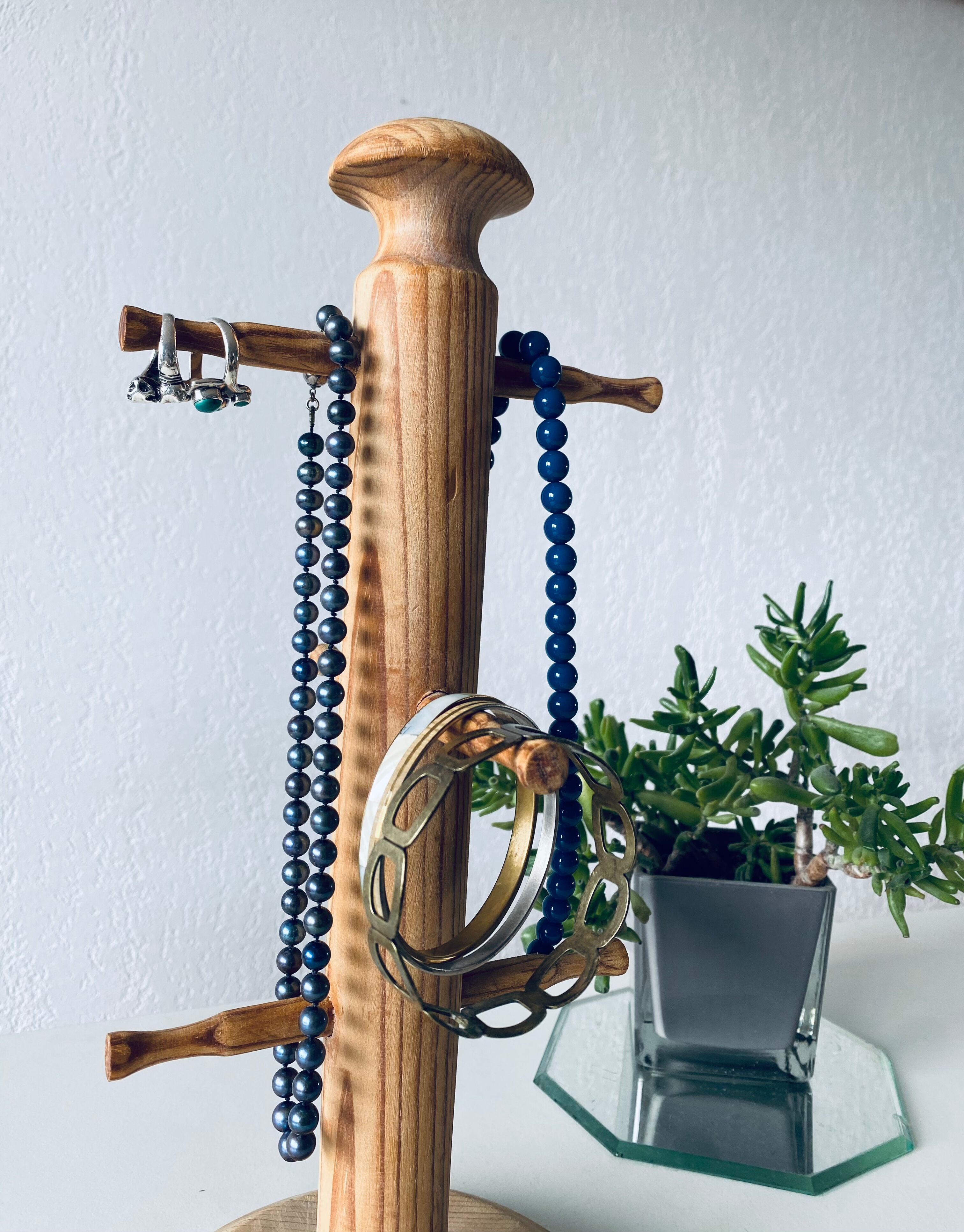 Wooden jewelry holder