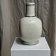 Vase en faïence blanche décor bleu O. HIPER