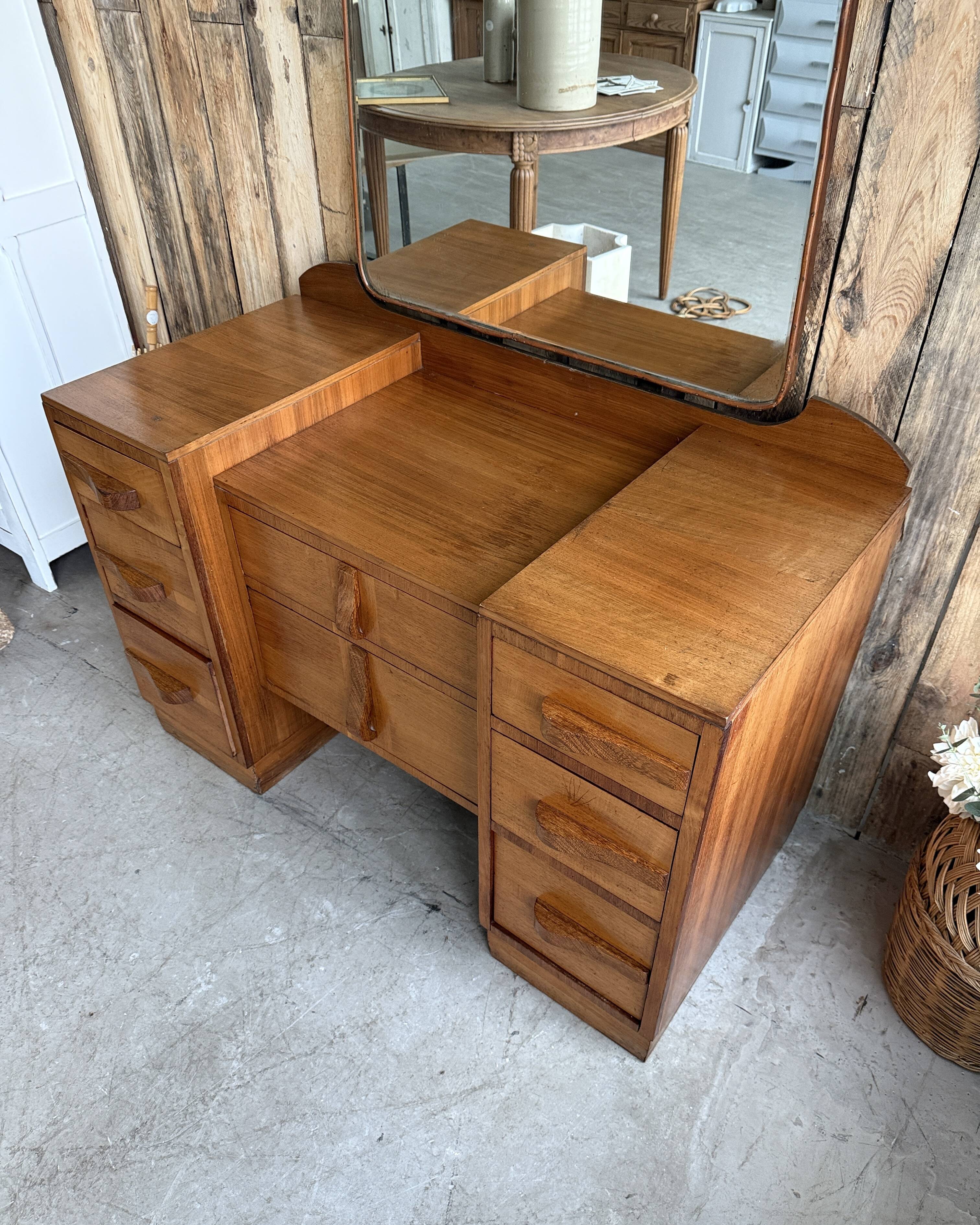 Art Deco dressing table (renovated)