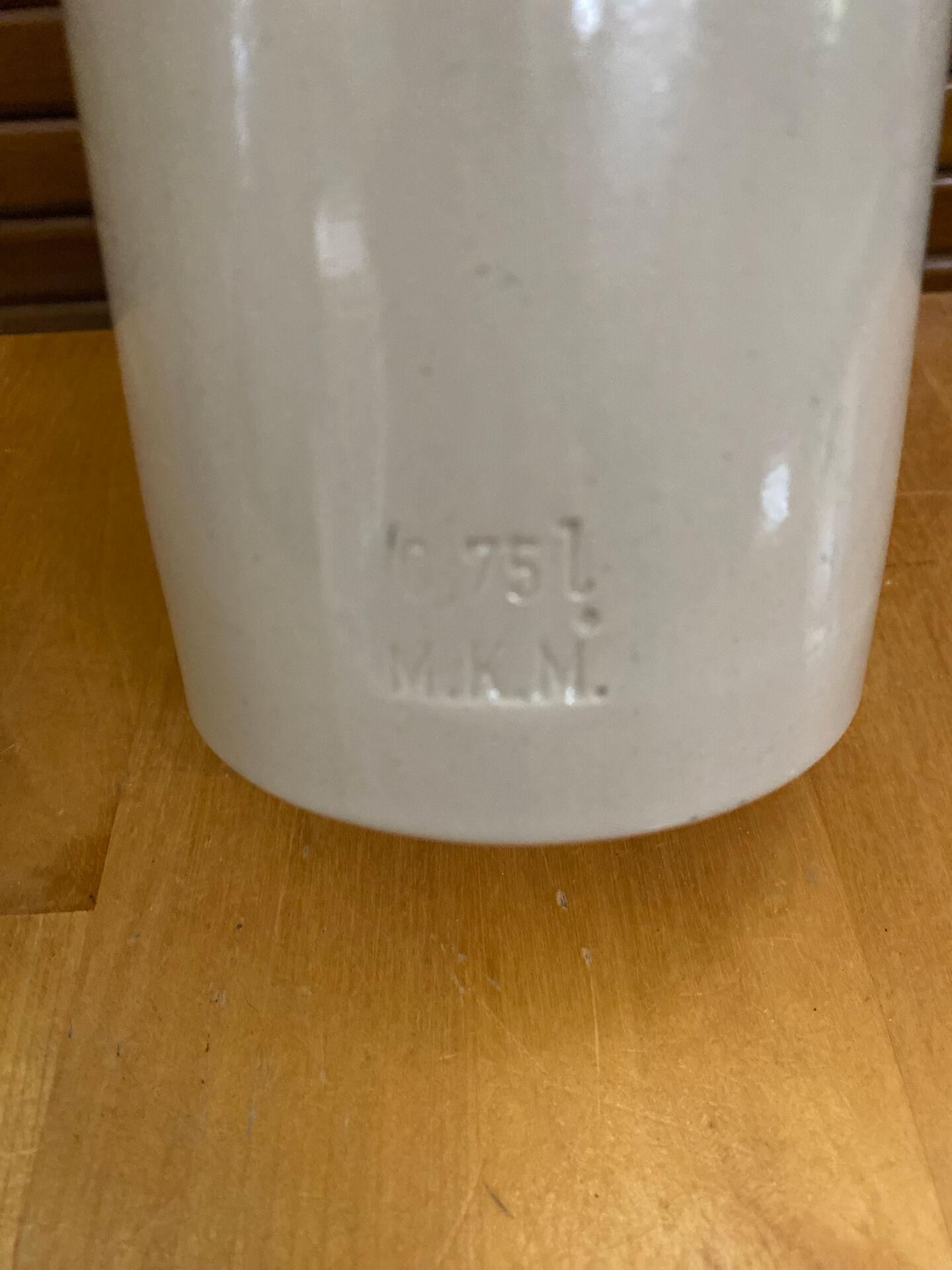 Paire ancienne bouteille mkm grès émaillé beige + blanc cuisine vintag