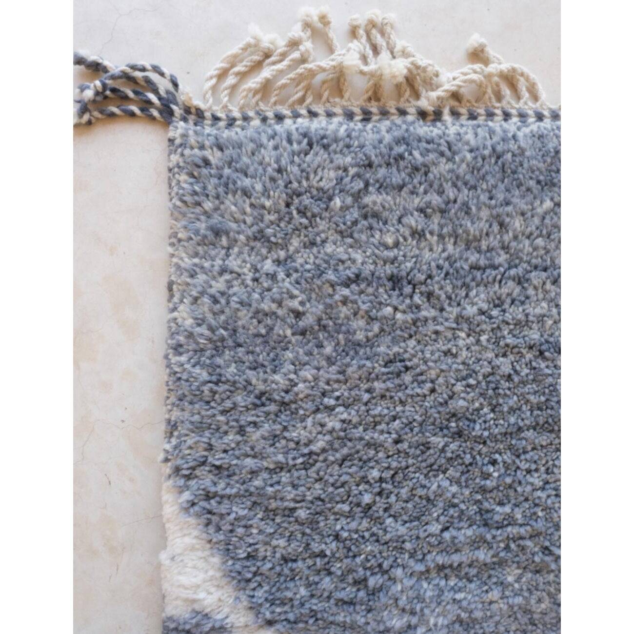 Traditional handmade Beni Ouarine rug 250cmx150cm