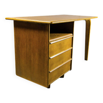 Cees Braakman Dutch Design EE02 Oak Desk for Pastoe. The Netherlands, 1950s