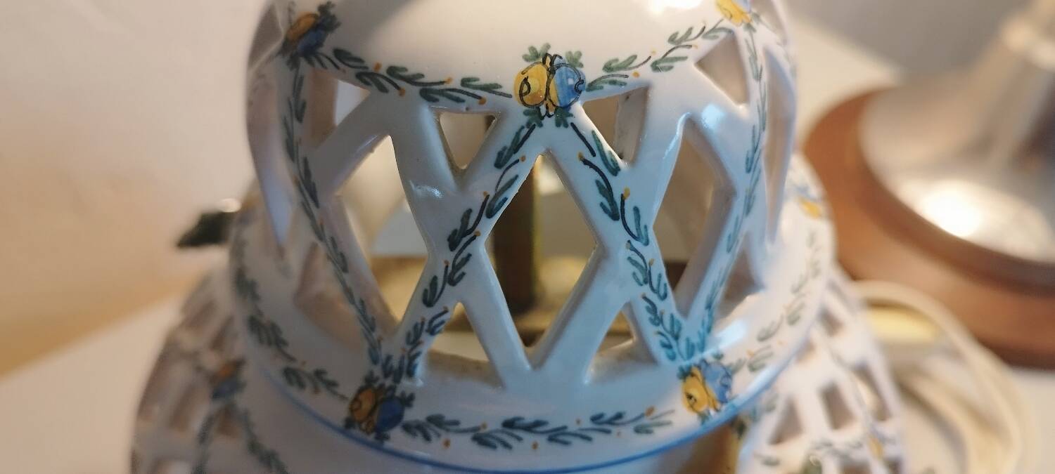 Lampshade with openwork from the Malicorne pottery.
