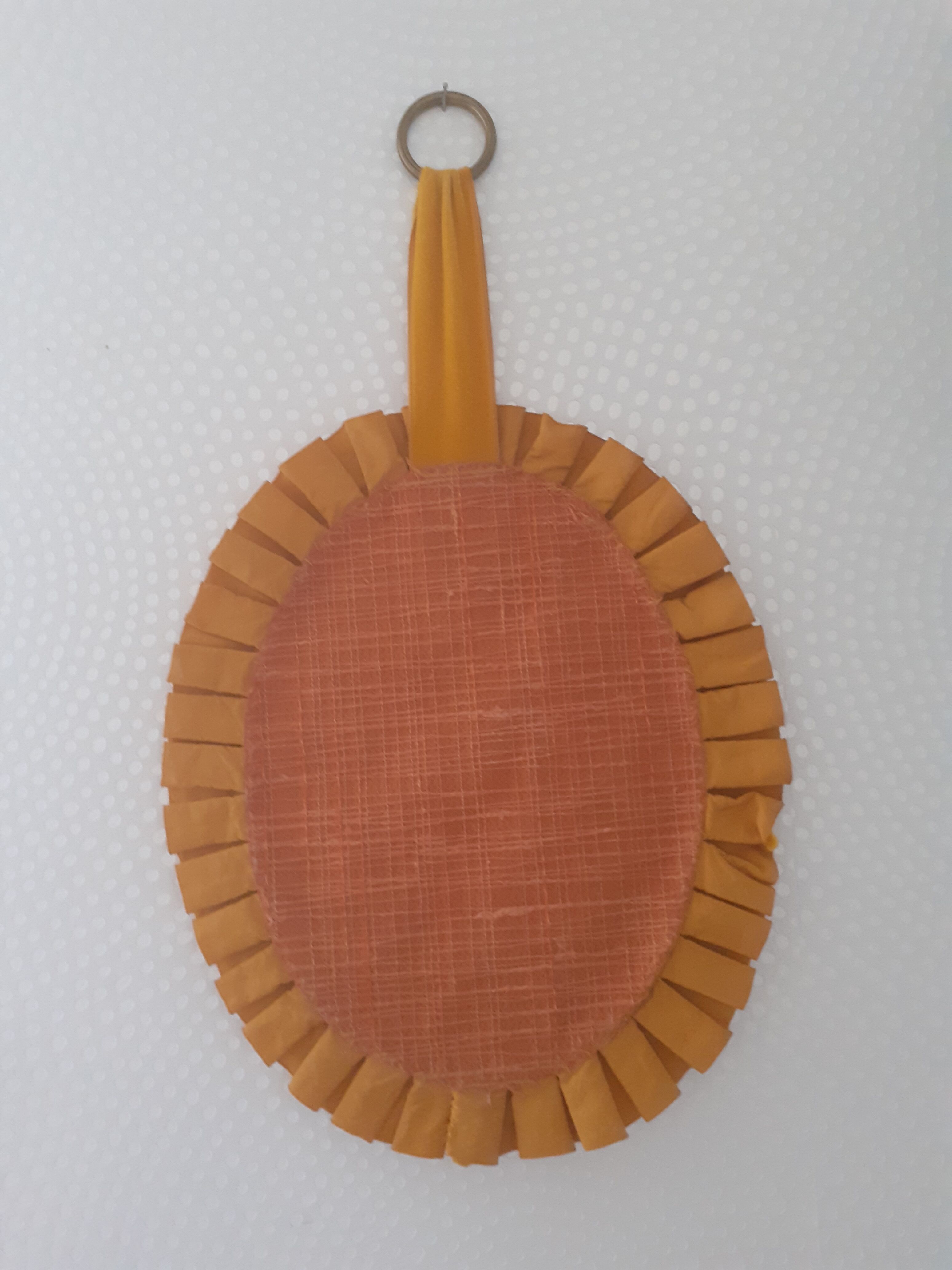 Miroir ovale vintage couleur mirabelle