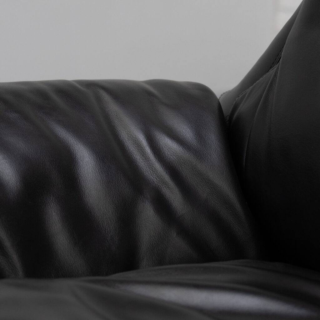 Saporiti Italia P60 armchair with ottoman