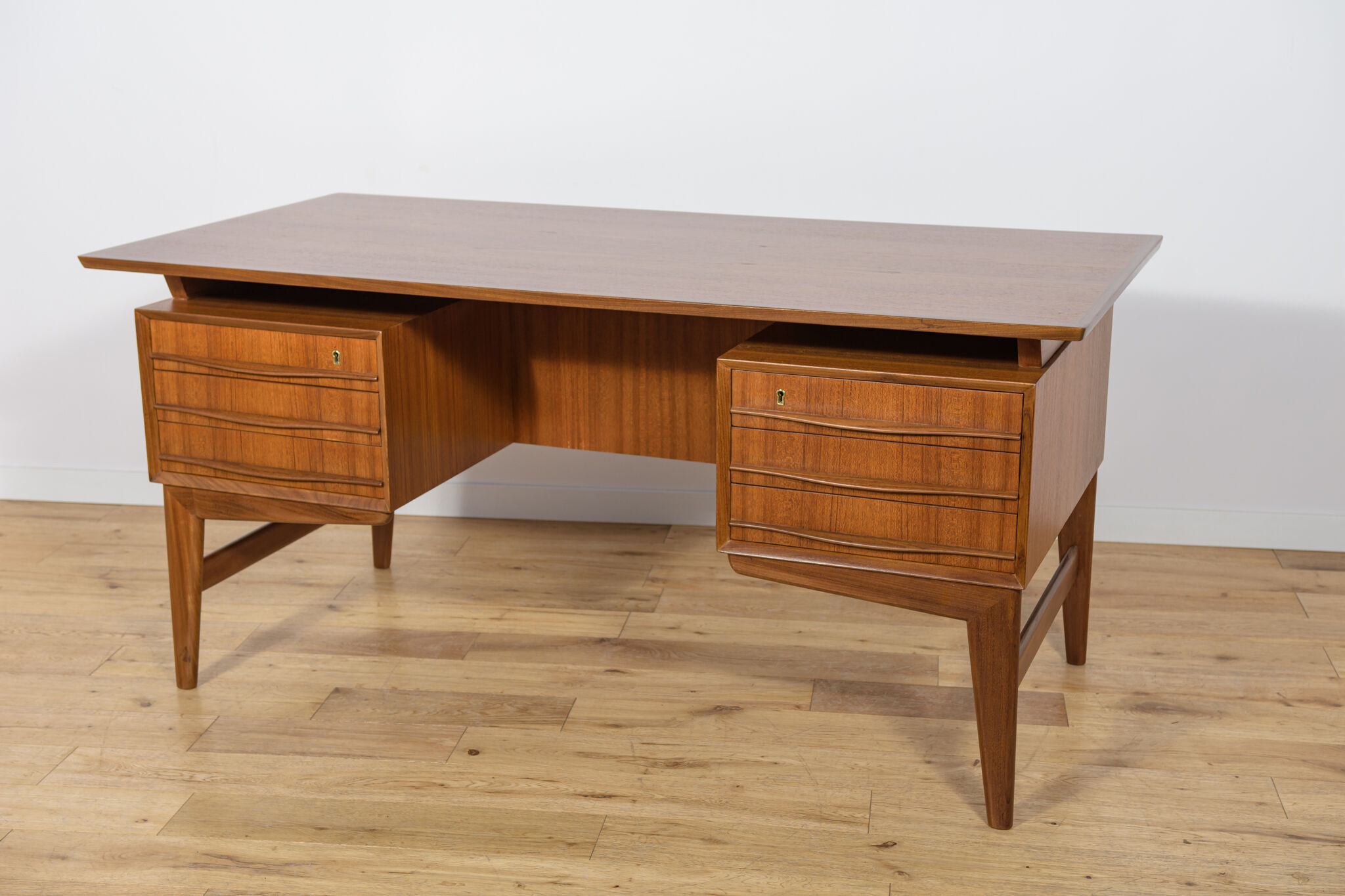 Mid-Century Freestanding Teak Desk, 1960s
