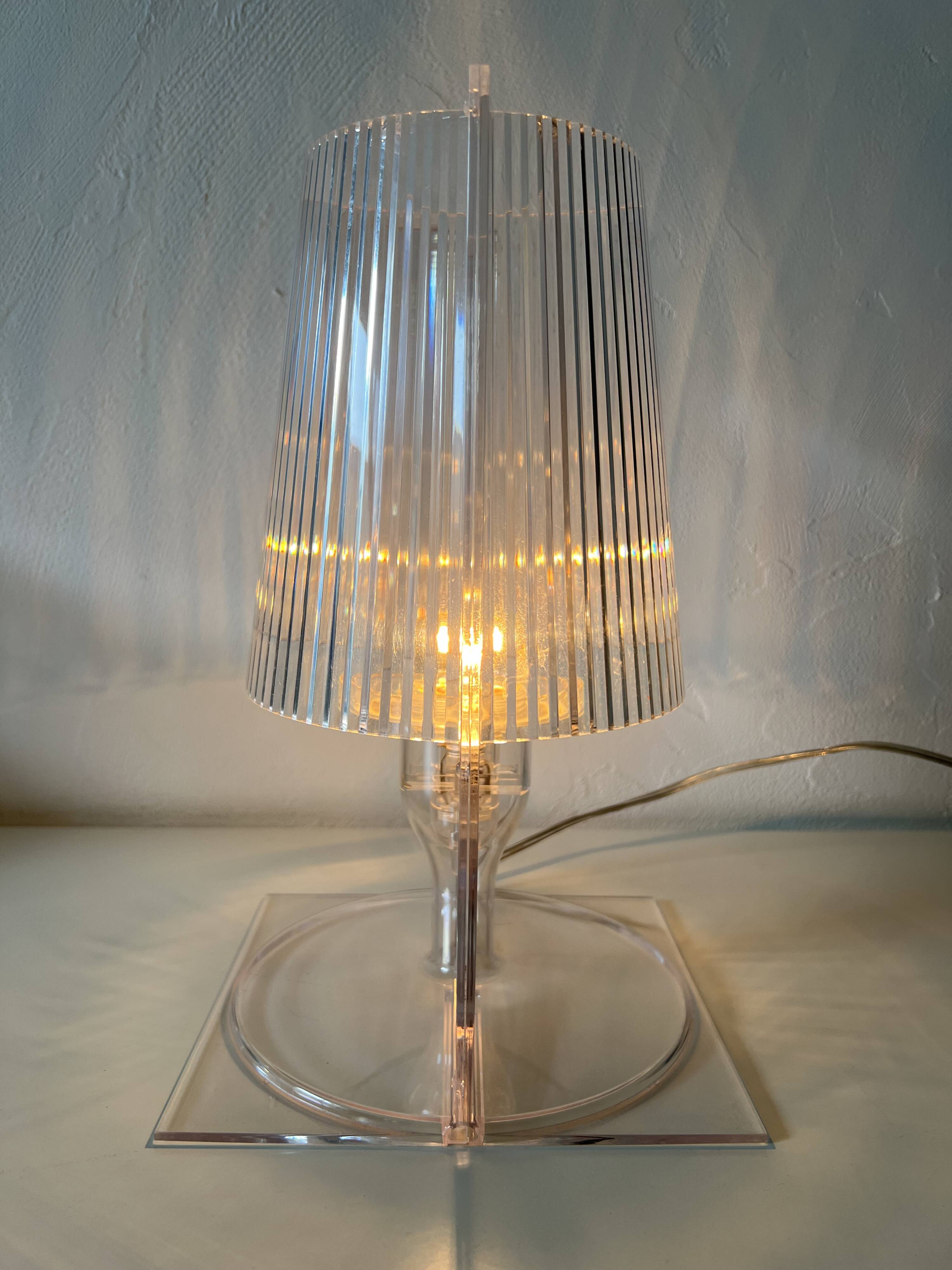 Lampe de table Kartell Take Ferruccio Laviani Starck Memphis Bourgie