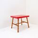 Petite table d'appoint avec pieds tournés et plateau rouge - Josco, fabriquée en Belgique - années 1950