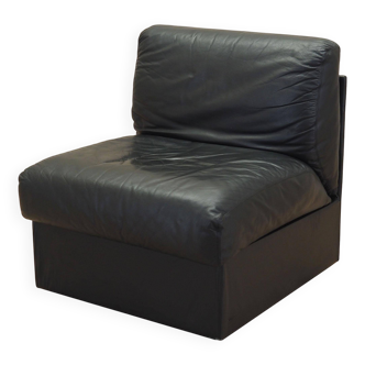 Black leather pouffe/armchair, Italian design, 1960s, production: Italy