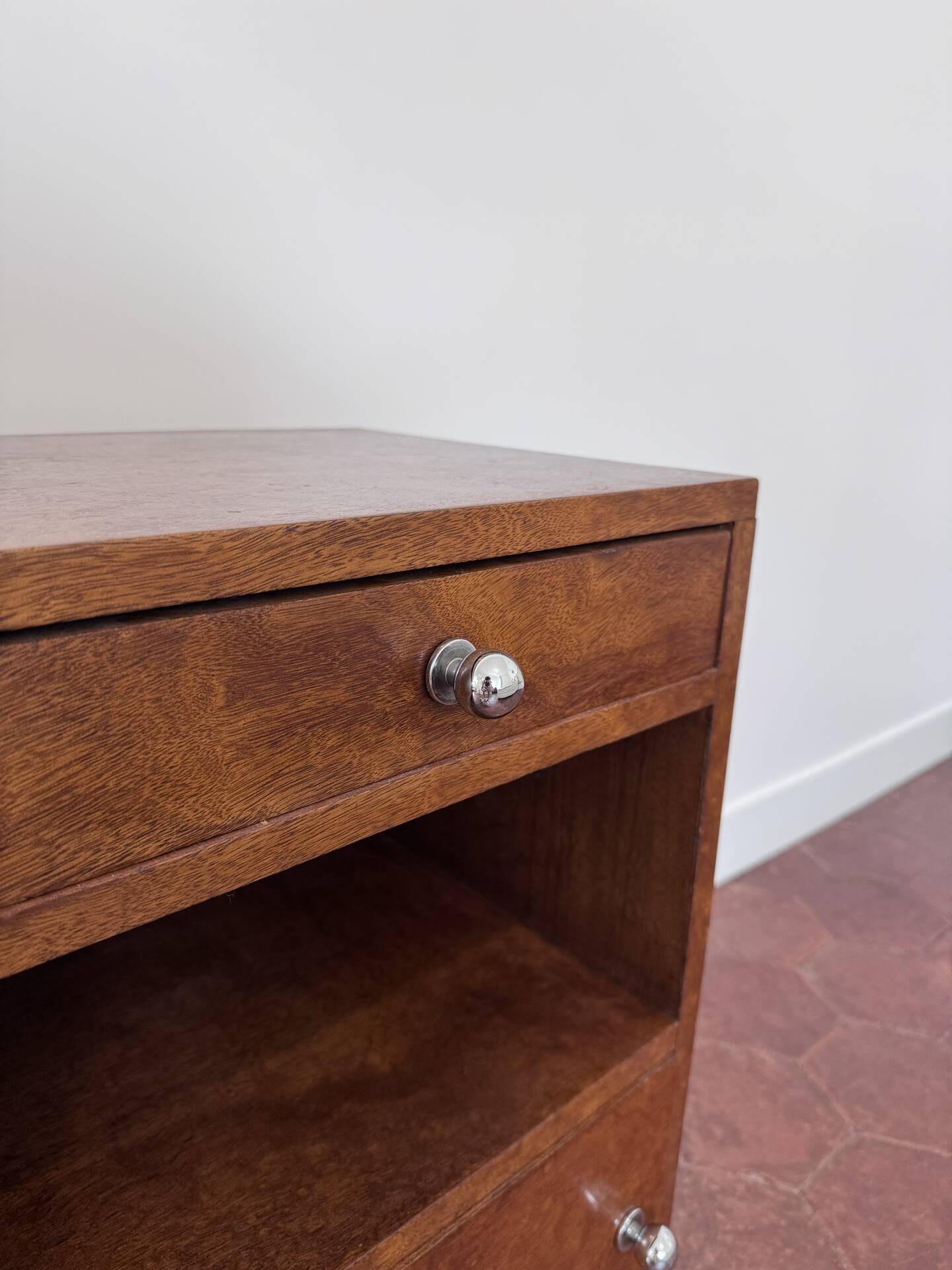 Pair of bedside tables / Art Deco accent furniture from the 1930s.