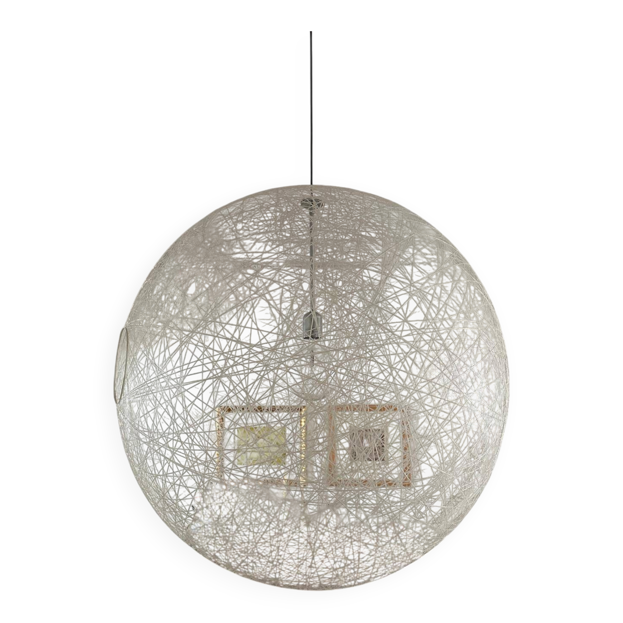 Random suspension model by the brand Moooi.