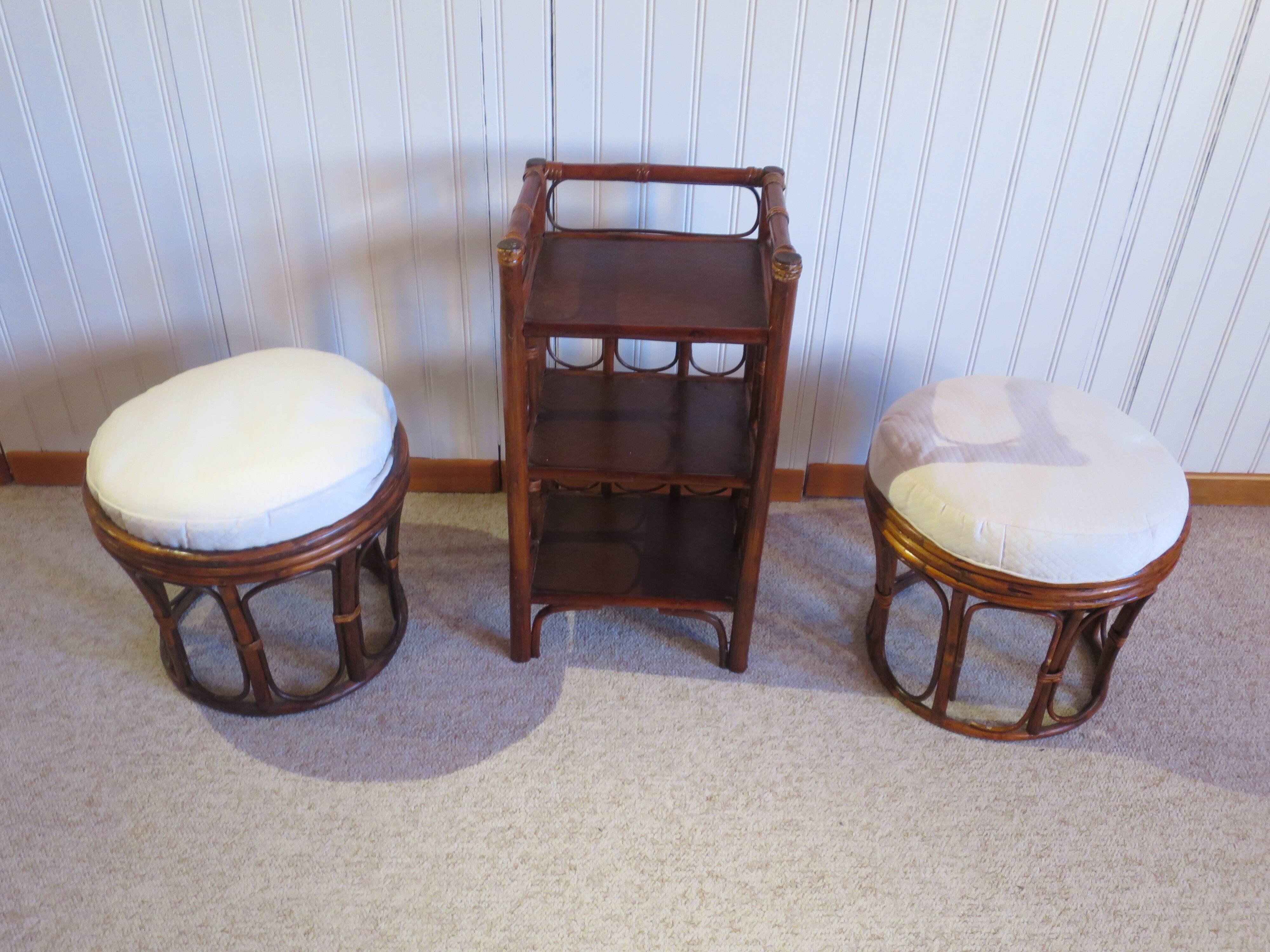 Pretty pair of 2 bamboo and rattan stools with cushions - 80s - Vintage - set of 2