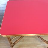 Rattan and scoubidou table