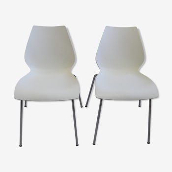 Paire de chaises blanche par Kartell modèle Maui