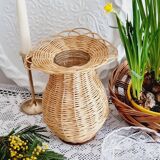 Vase en osier et verre forme fleur