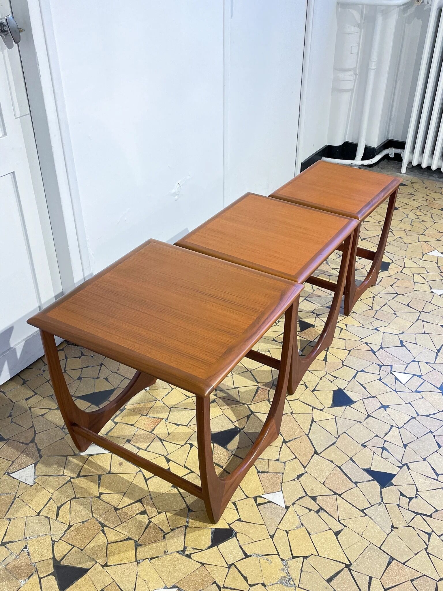 Teak trundle coffee table