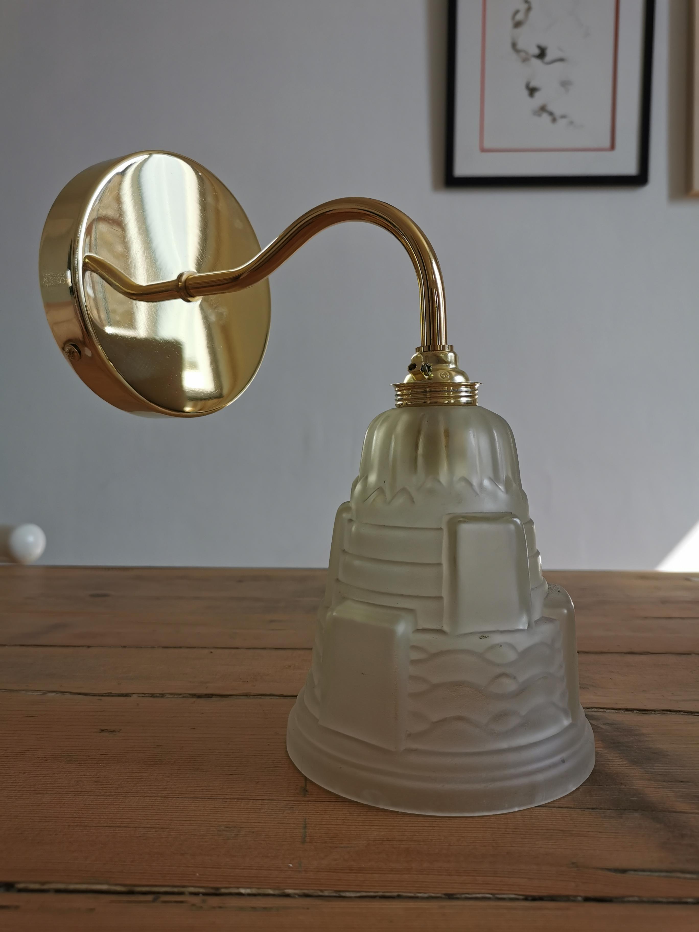 Vintage globe wall lamp in frosted glass