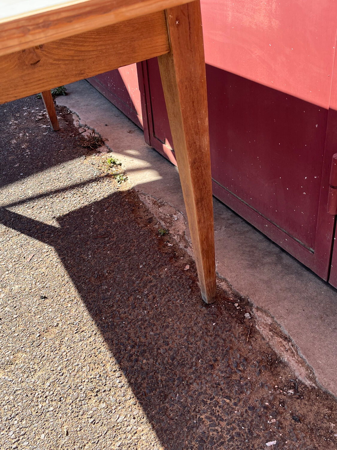 Spindle leg farm table