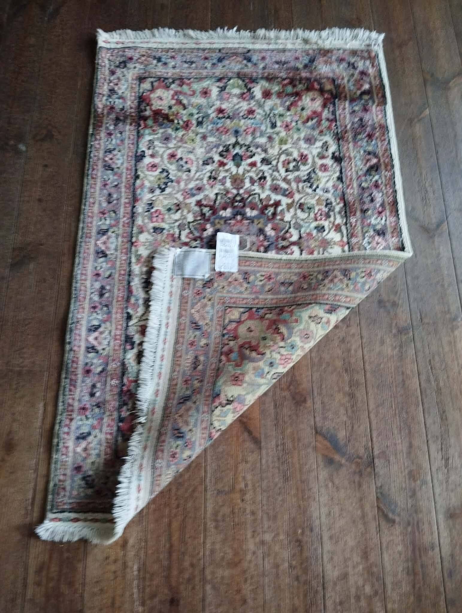 Tapis Pakistanais laine et soie fait main 122x77cm