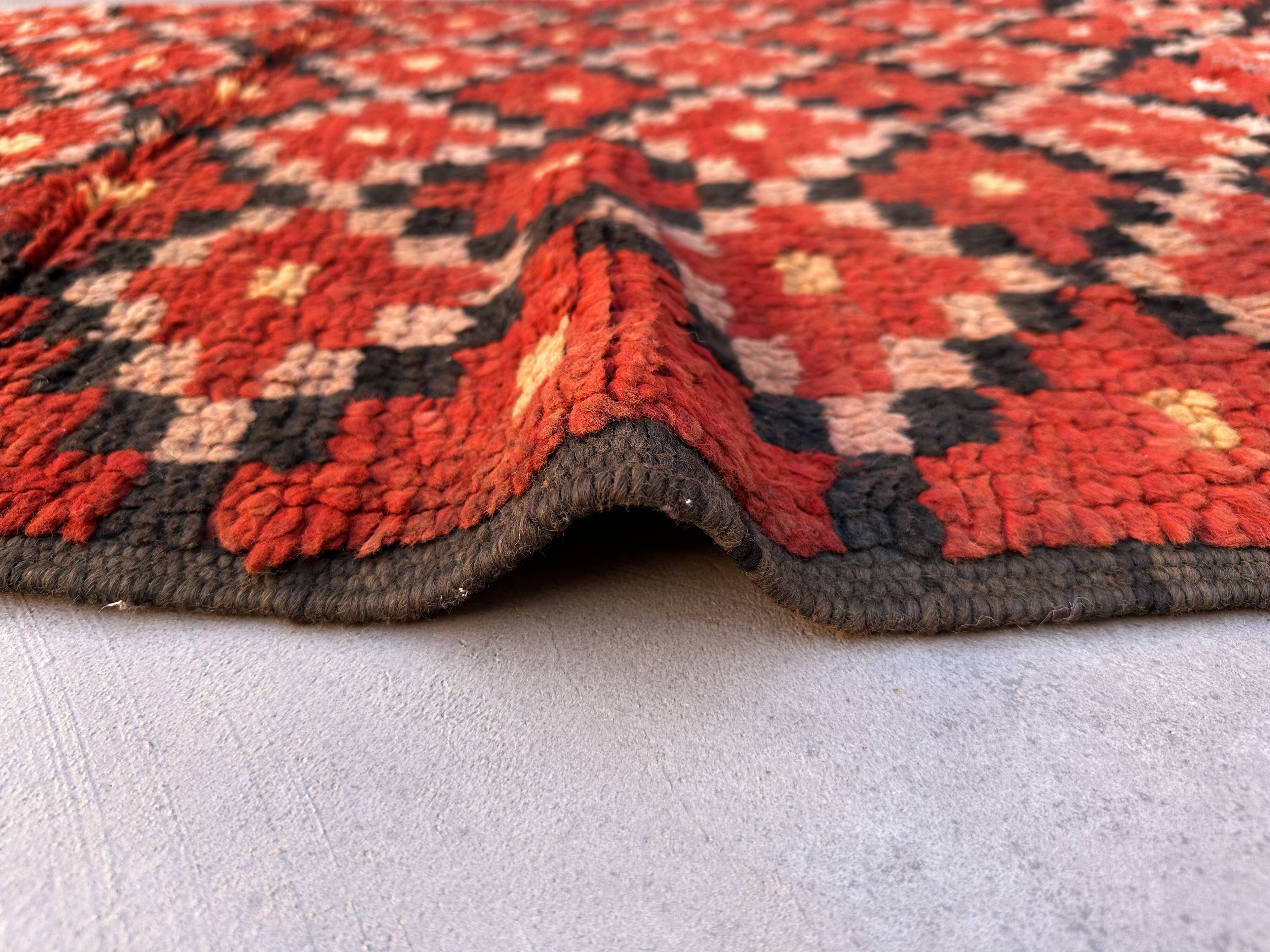 Moroccan rug Marmoucha red - 289 x 97 cm