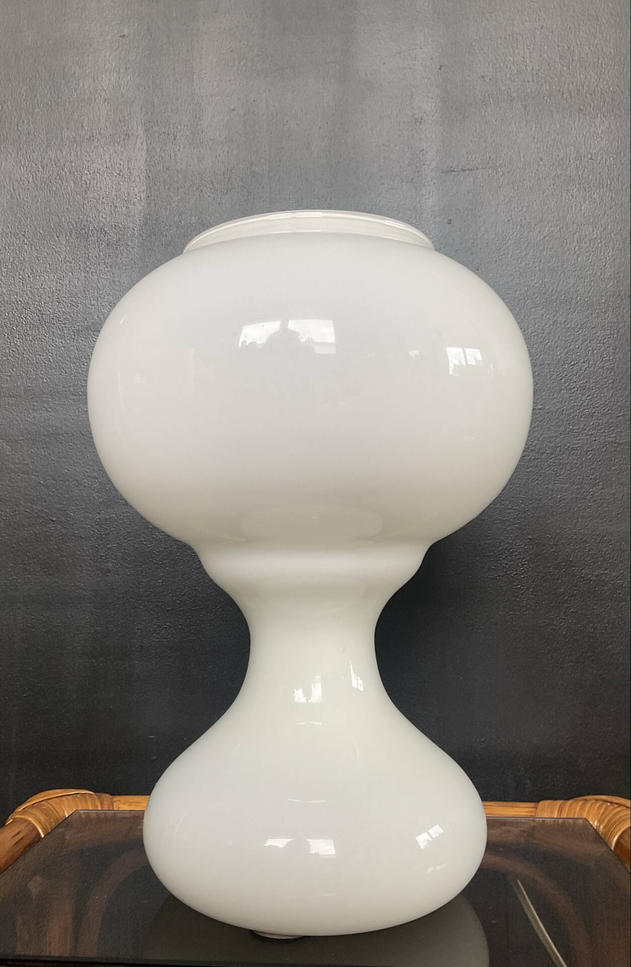 Lampe champignon Space Age en verre opalin blanc