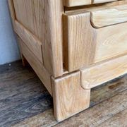 Commode vintage moderniste en orme massif 3 tiroirs