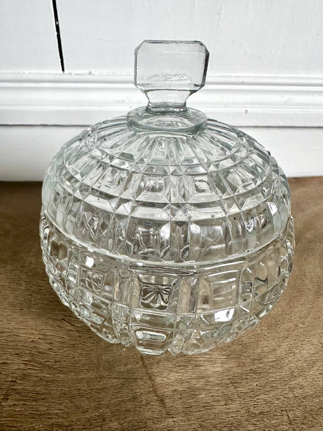 Former Portieux crystal sugar bowl