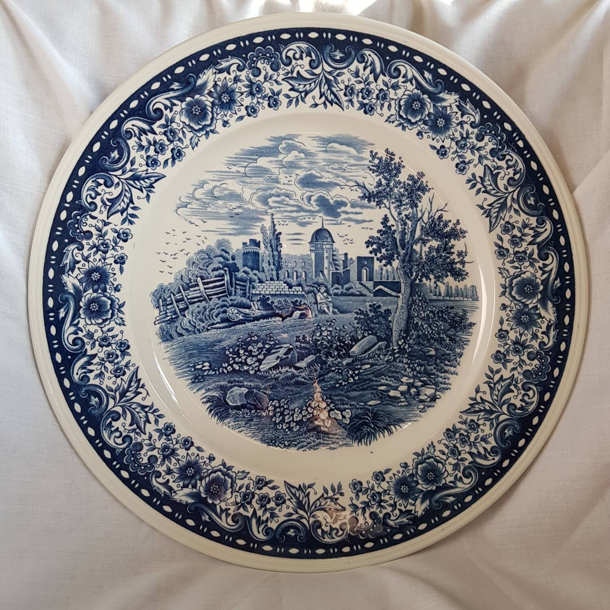 Grand plat de service rond en porcelaine Château Bleu de Villeroy & Boch