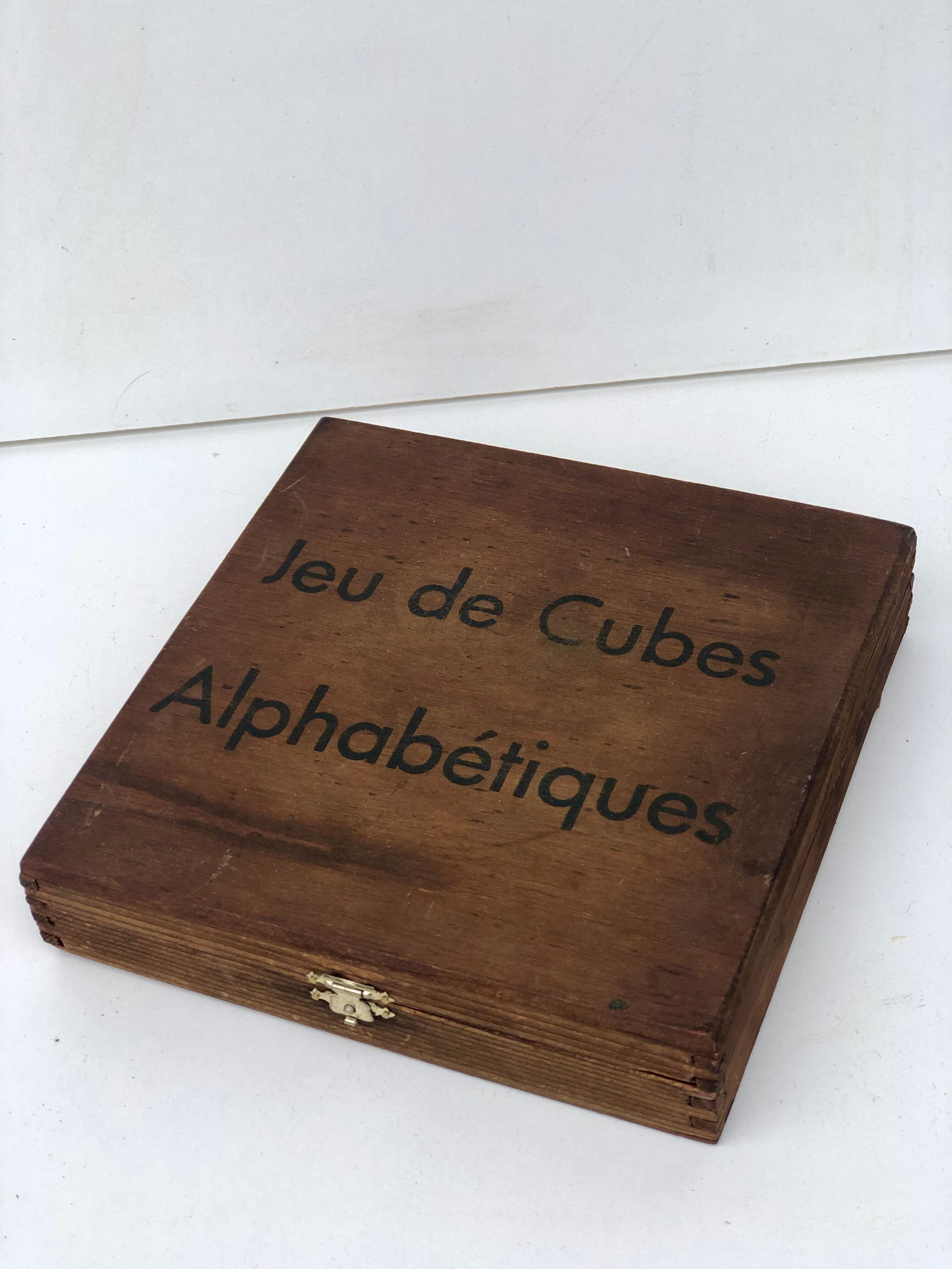 Old wood cube games