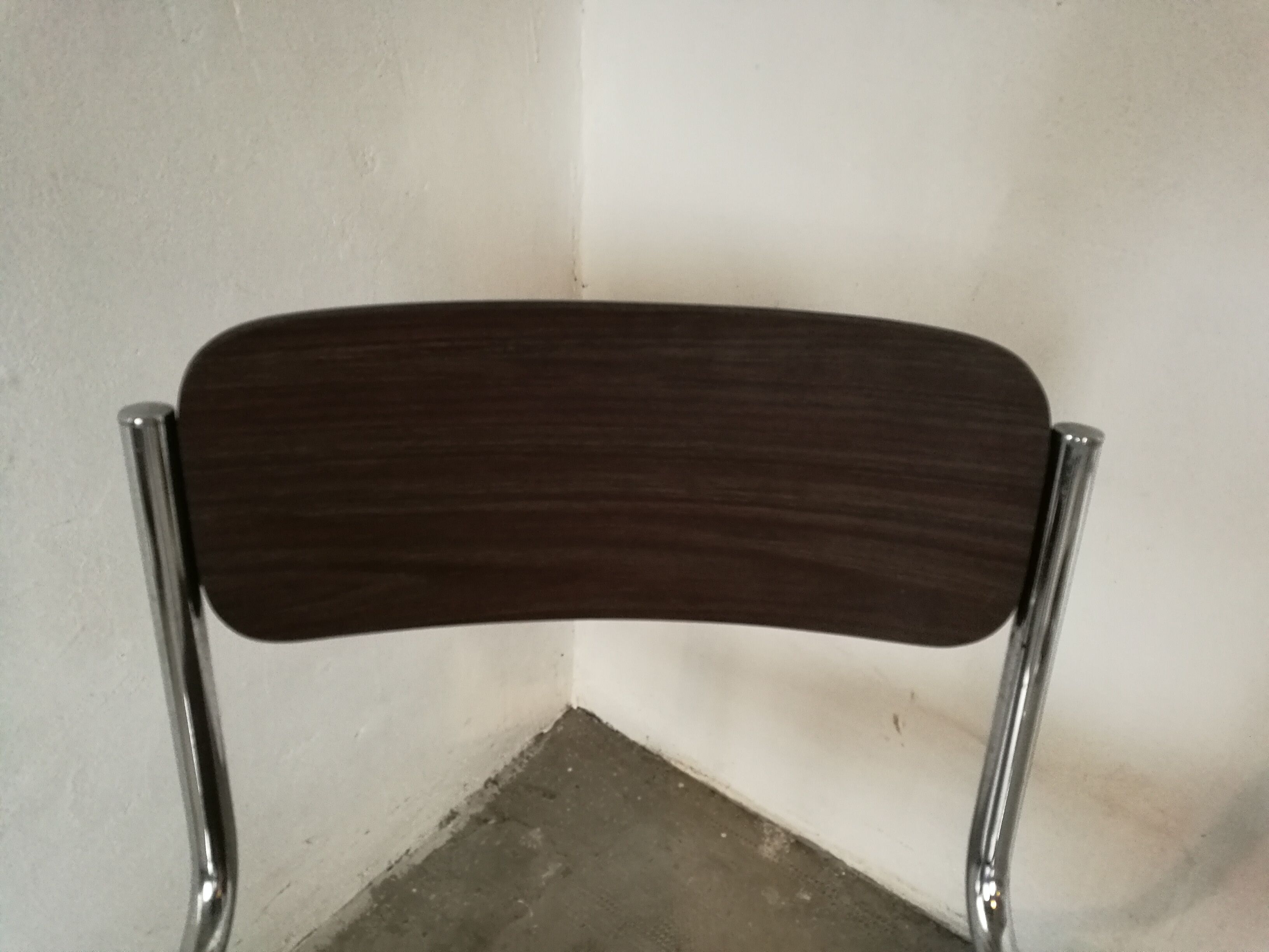 Pair of cantilever chairs from the 80s bauhaus style