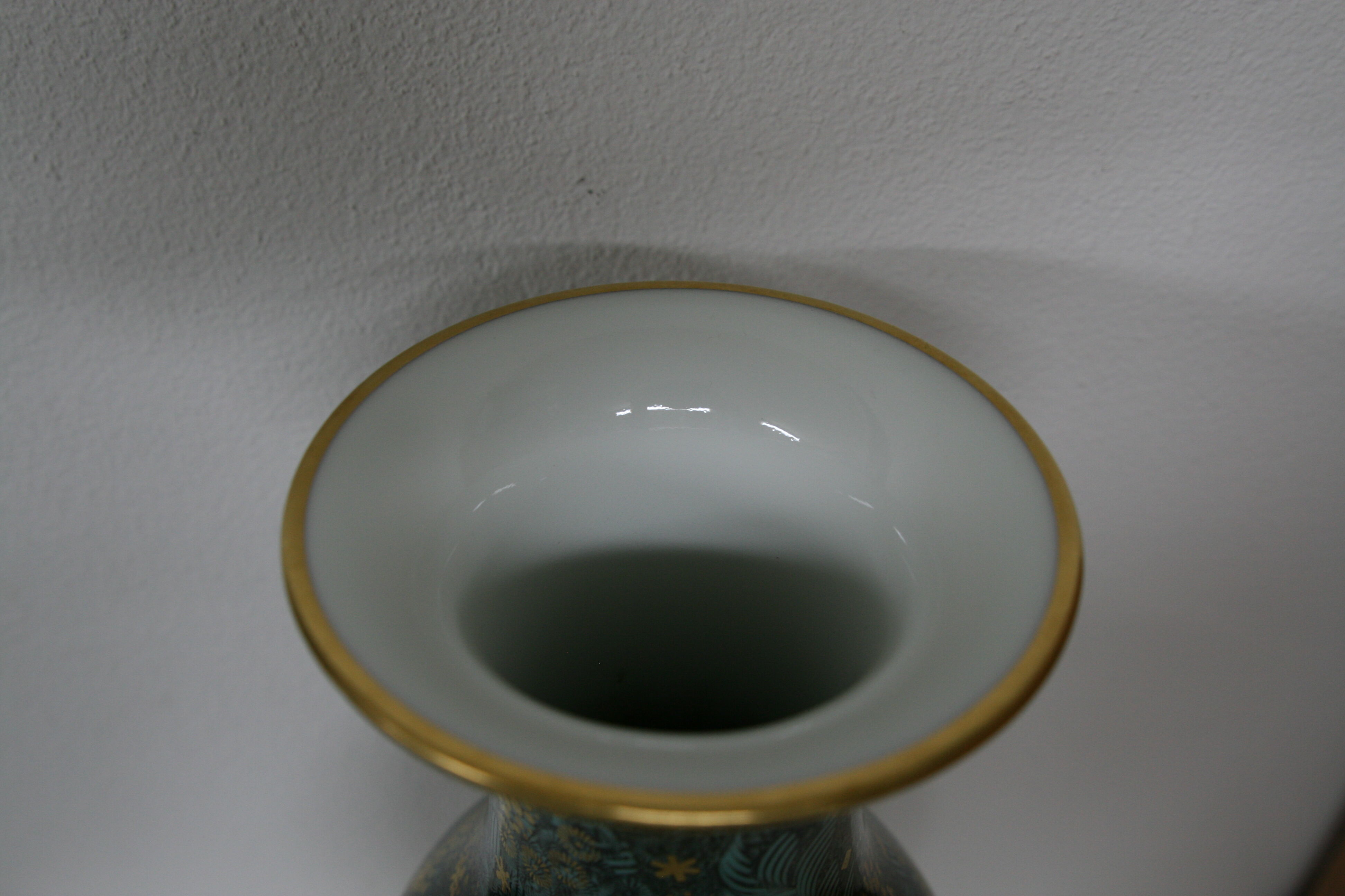 Large vase in green faience and gold Germany Handverfahren magic