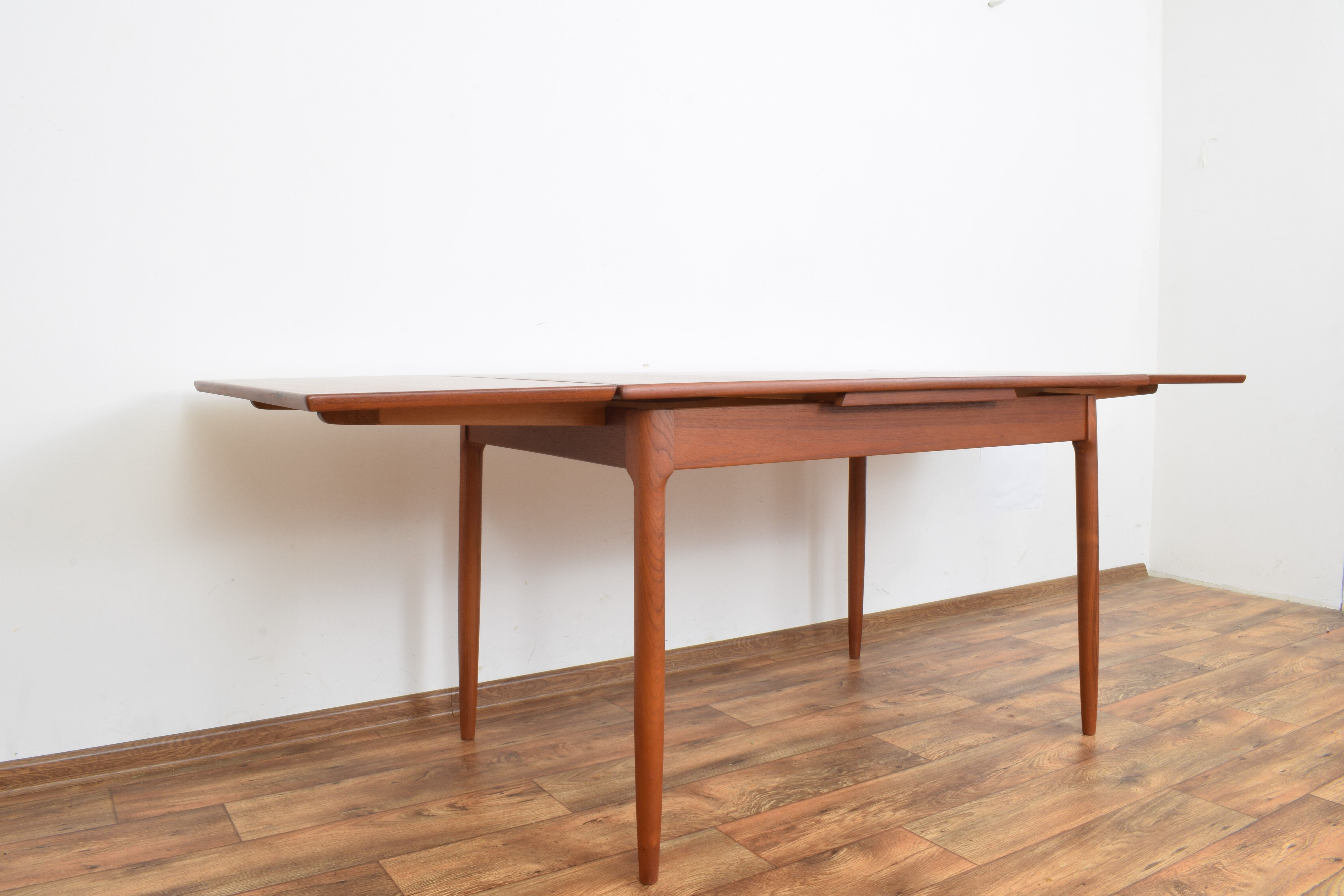 Mid-century danish teak extendable dining table, 1960s